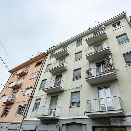 Yellowsunny Apartment With Two Balconies Pisa Exterior photo