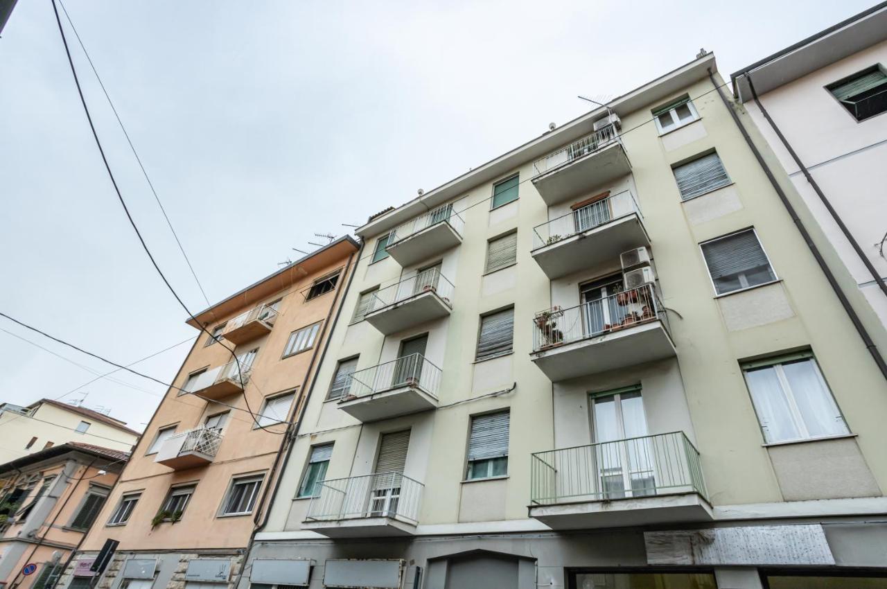 Yellowsunny Apartment With Two Balconies Pisa Exterior photo